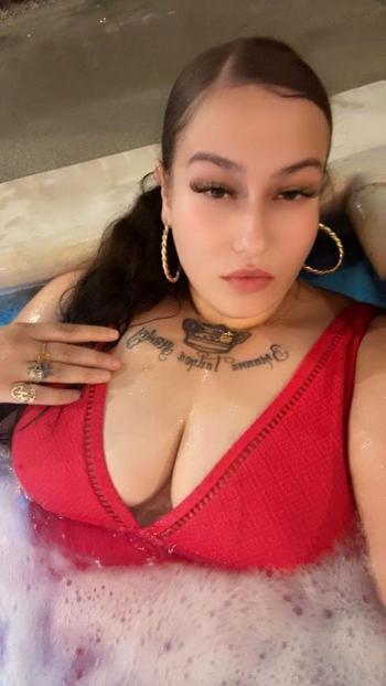 Bella, 27  female escort, Boise